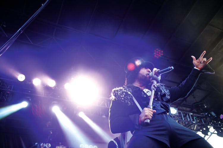 With few problems, crowds gather for 11Fest talent  