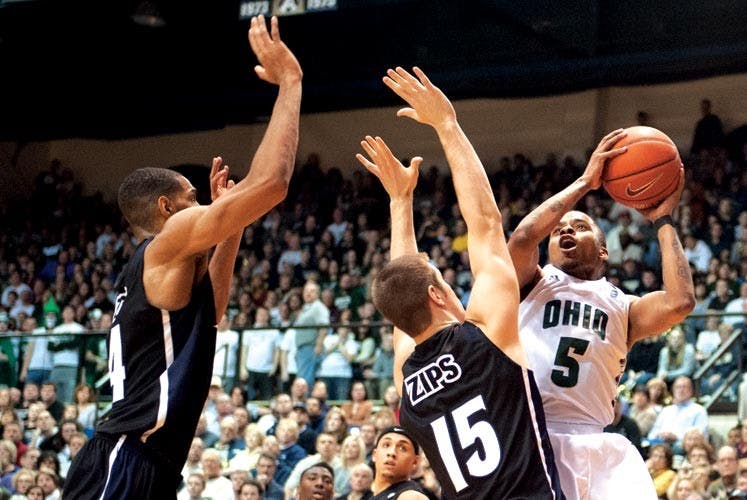 Men's Basketball: Akron ousts Ohio to remain unbeaten in MAC play  