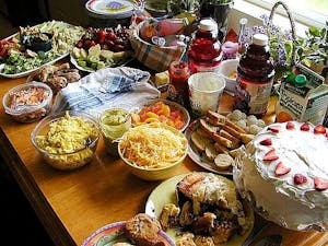 996_foodtable3f.jpg