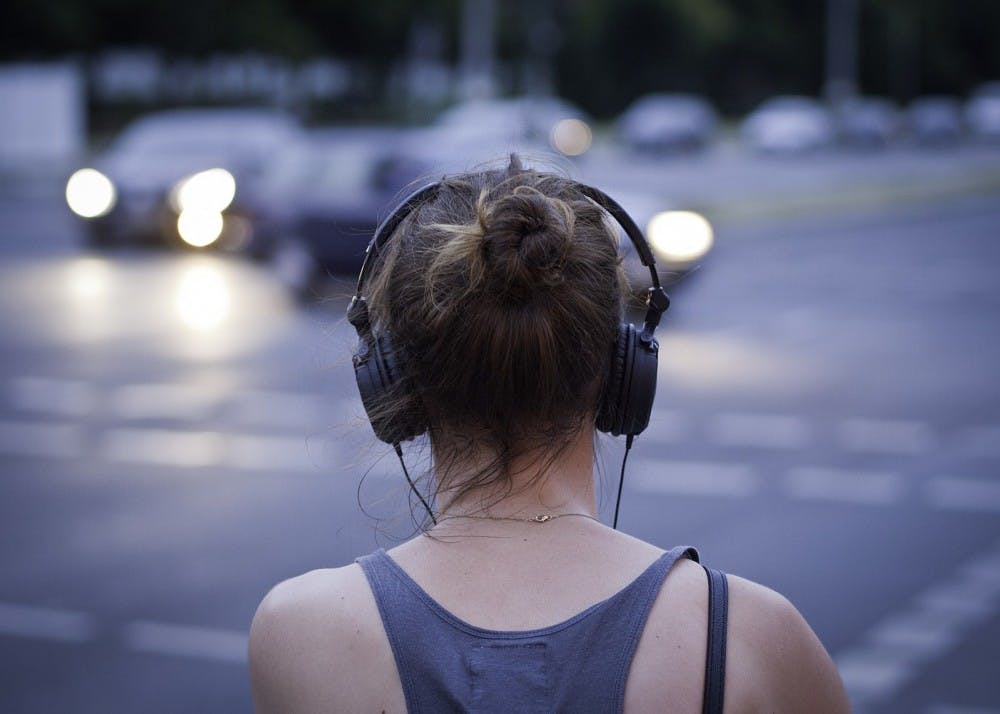 Headphones_Woman