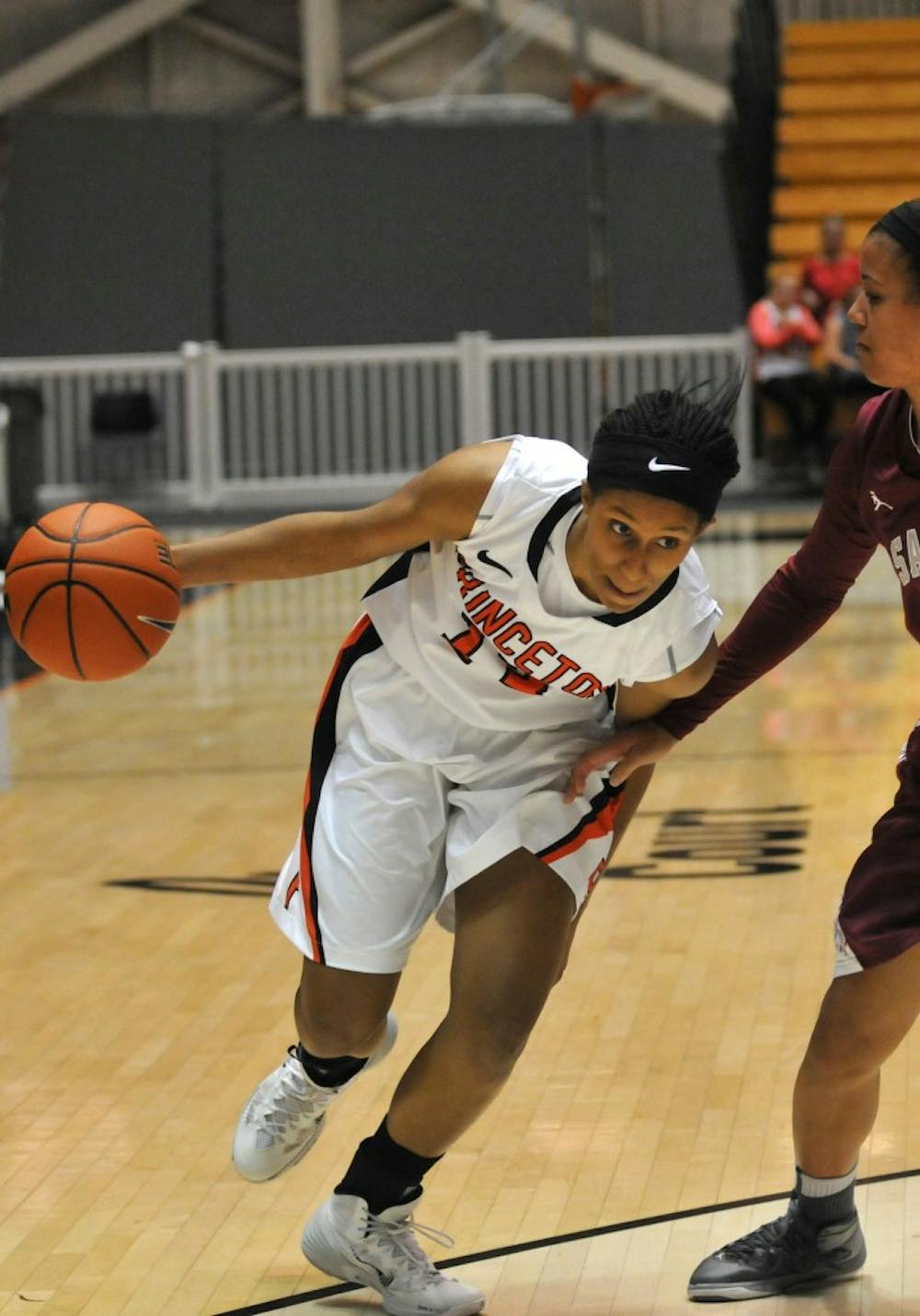 20131126-womensbasketball-rubyshao-3599