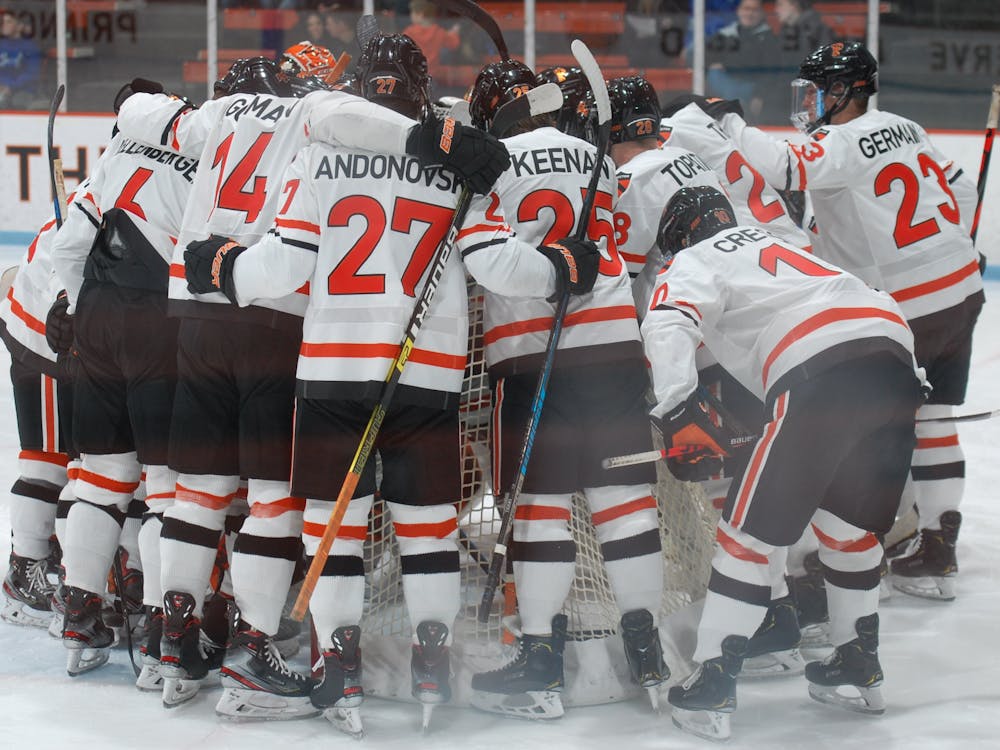 Men's hockey starters huddle before a game at Baker Rink.&nbsp;
Tom Salotti / Daily Princetonian