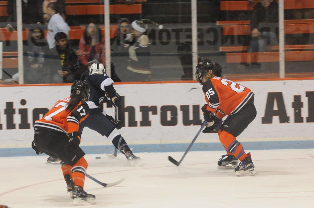 womenshockey3