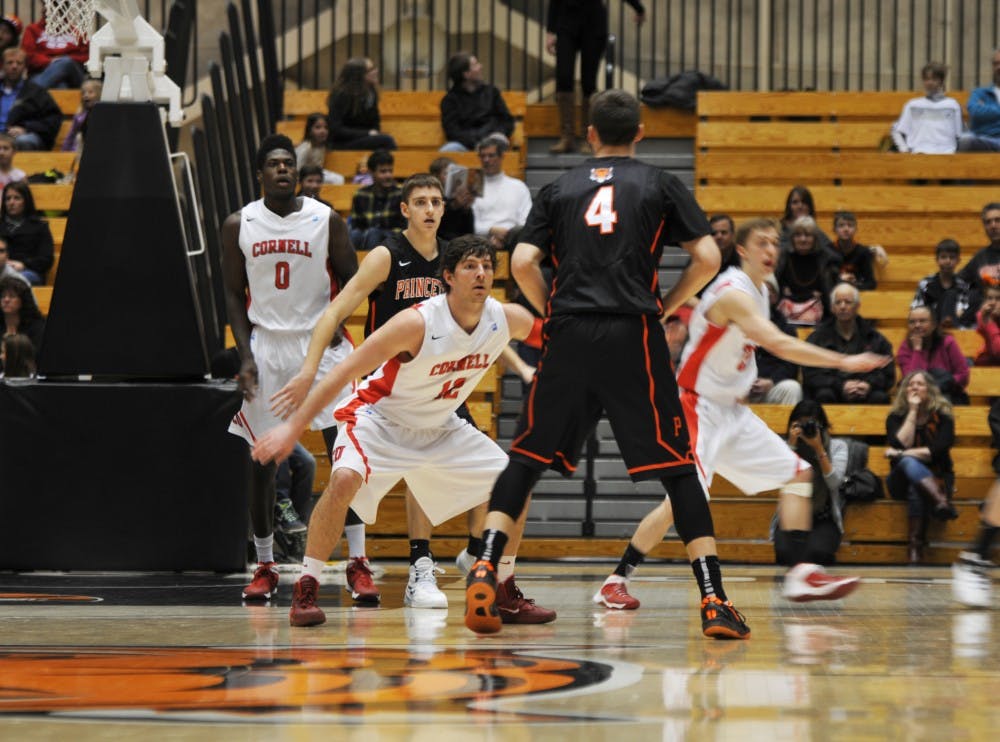 20140208_MensBasketball_SewheatHaile_5901