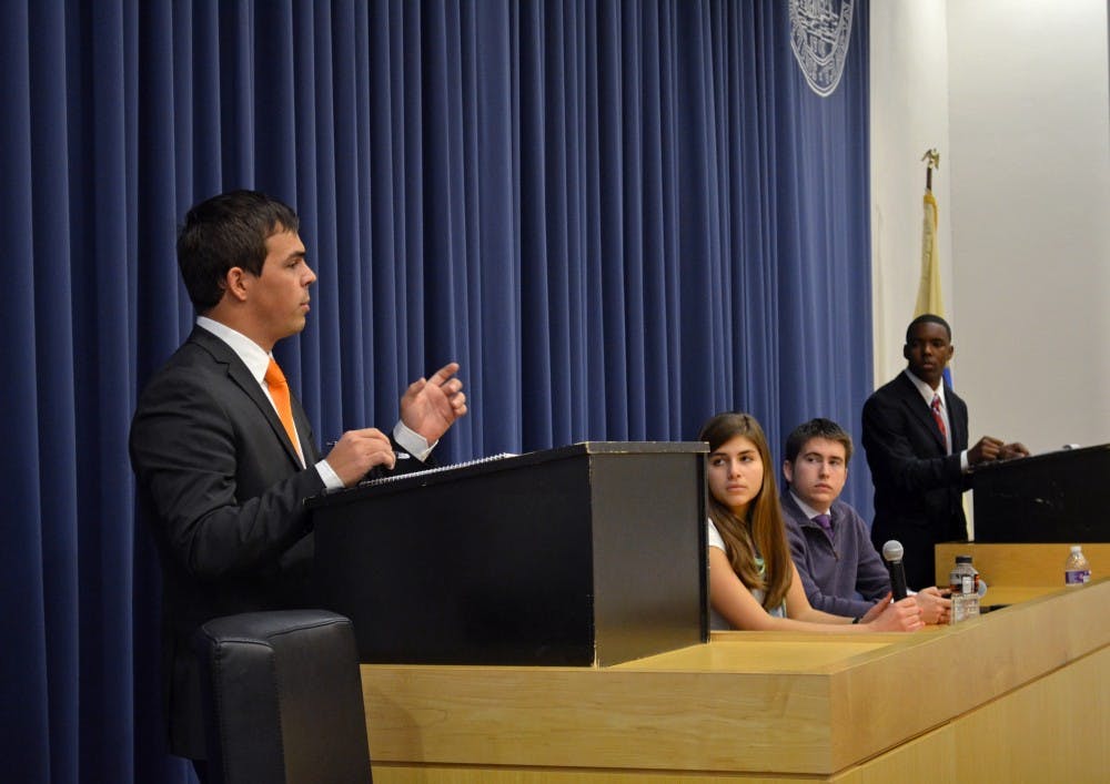 20131120-usgpresidentdebate-monicachon