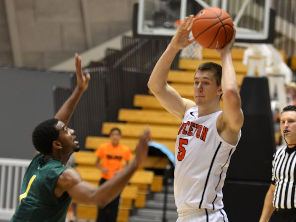 20131126_MBasketballvs.GeorgeMason_CarlyJackson_5139