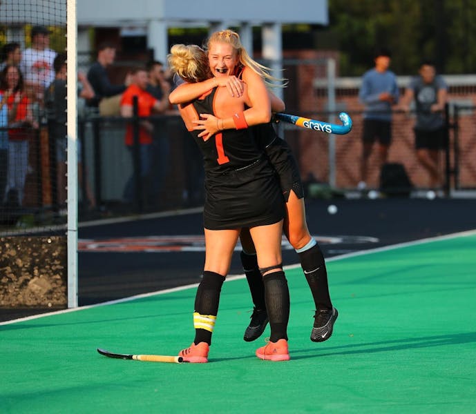 Field hockey defeats Delaware 3–1 in defensive battle