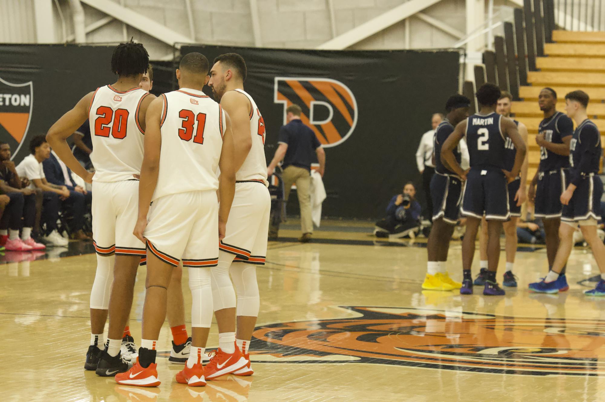 m-basketball-team-stock-monmouth