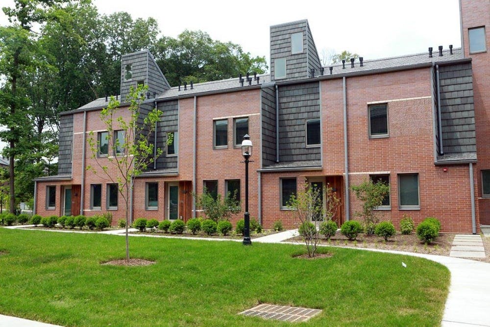 lakeside_apts
