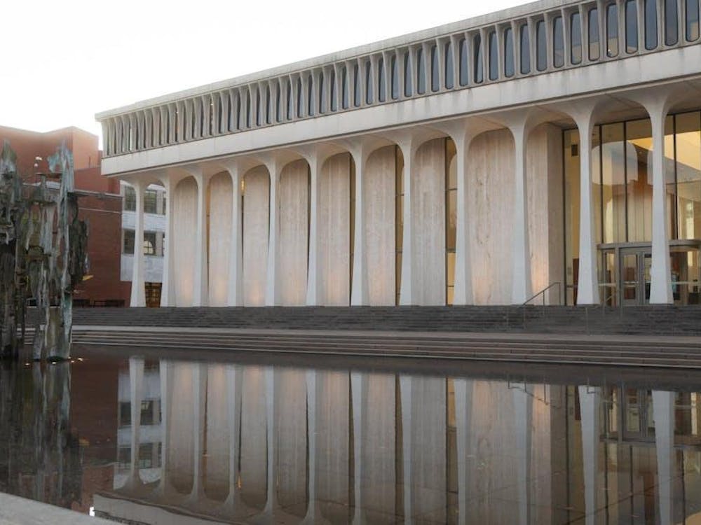 El lado norte del edificio SPIA.