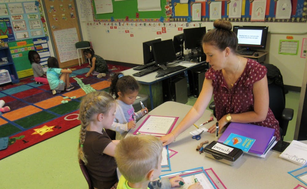 kindergarten-b-reading-table