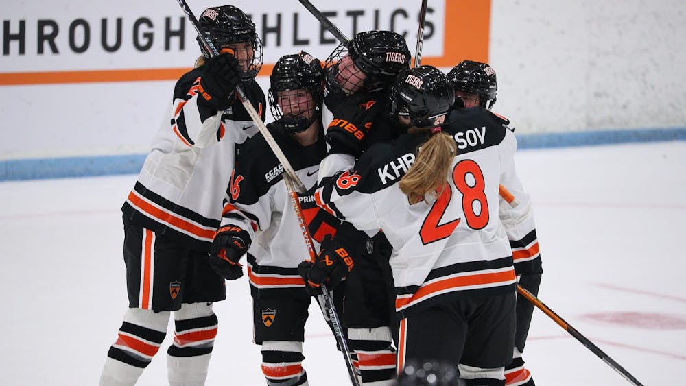 <h5>Issy Wunder scores her first career goal on Saturday against Syracuse.</h5>
<h6>Courtesy of <a href="https://goprincetontigers.com/news/2022/11/12/womens-ice-hockey-wunder-nets-first-career-goal-as-tigers-complete-weekend-sweep-of-syracuse.aspx" target="_self">goprincetontigers.com</a>.</h6>