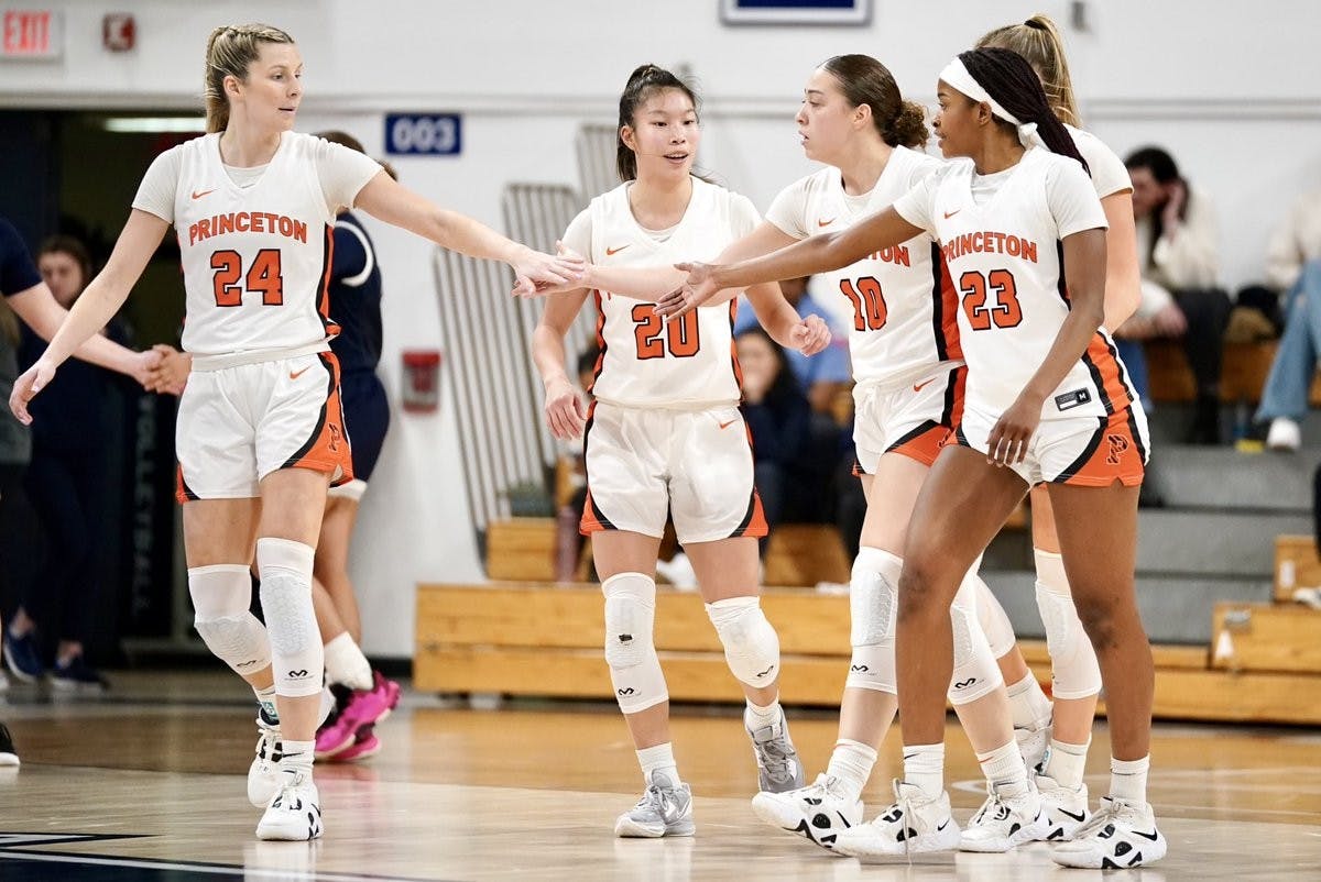 Women's BBALL vs Yale
