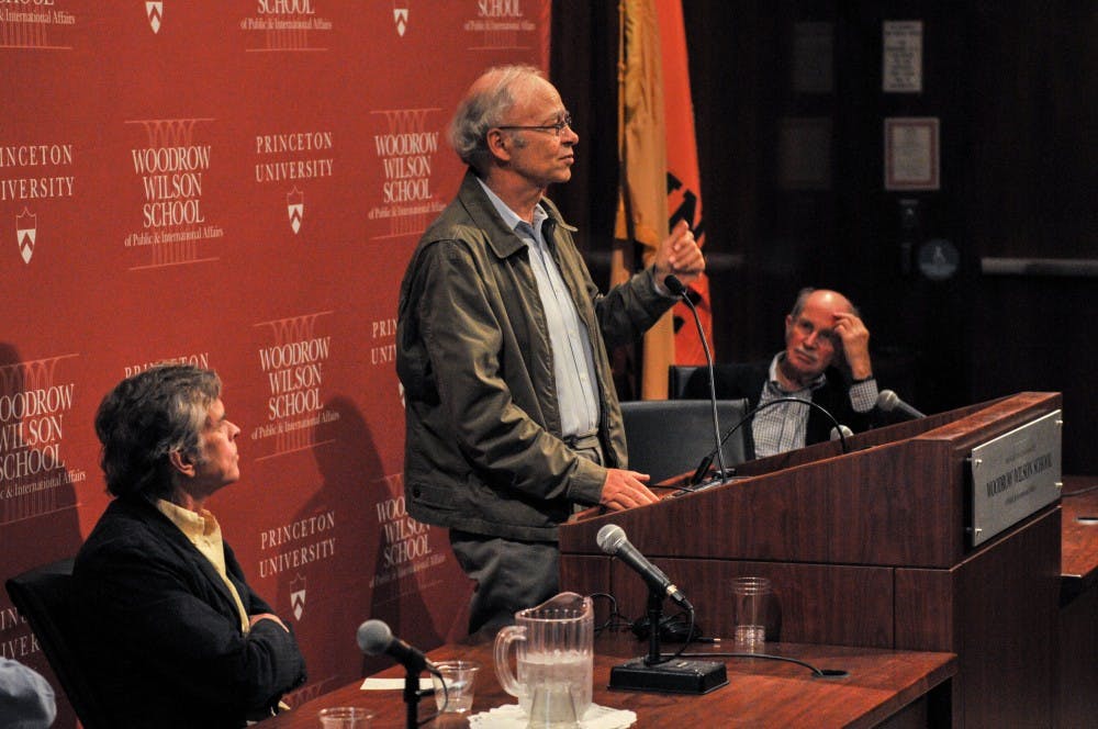 20131008_PeterSingerPanel_LydiaLim_54991