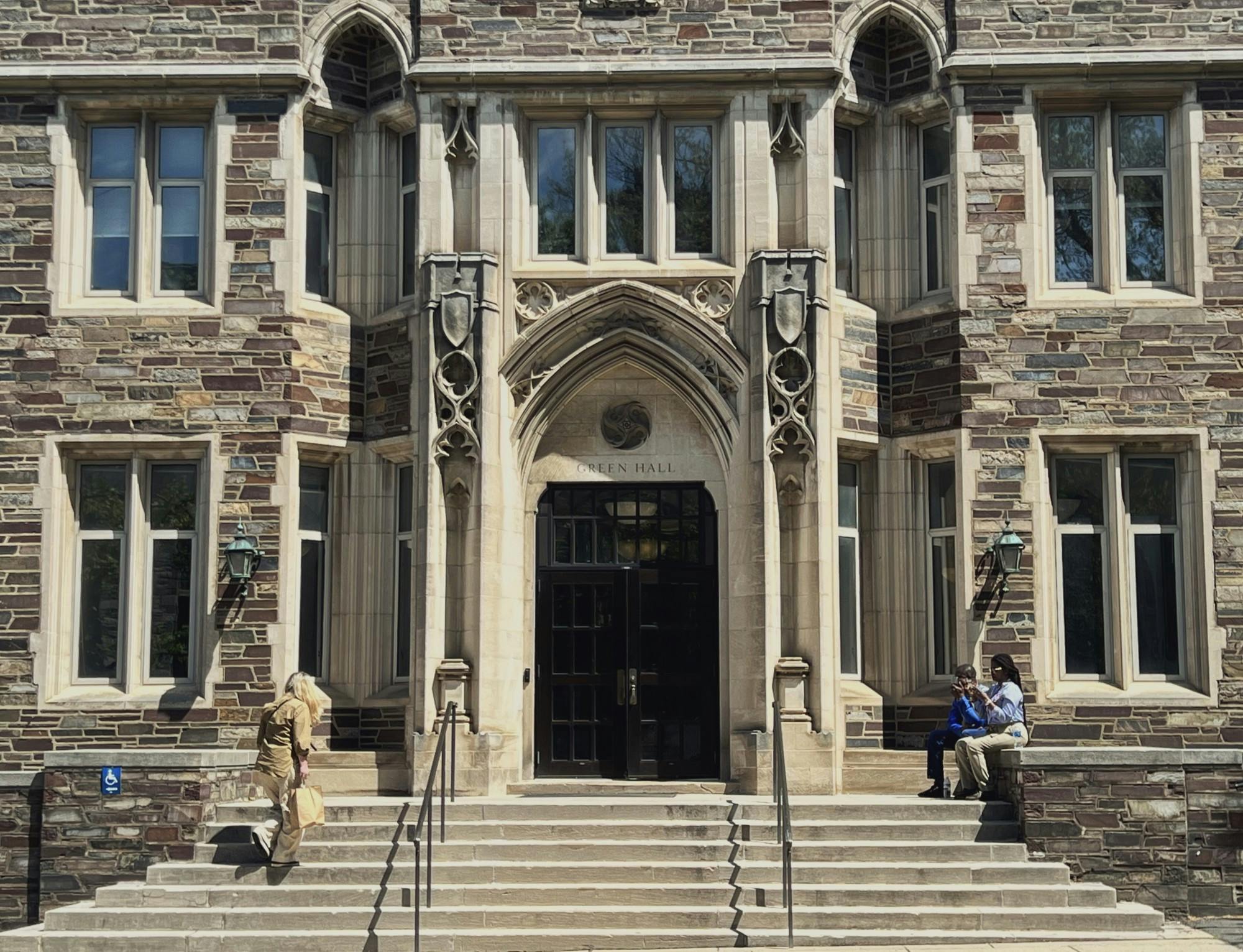 green-hall-louisa-gheorghita