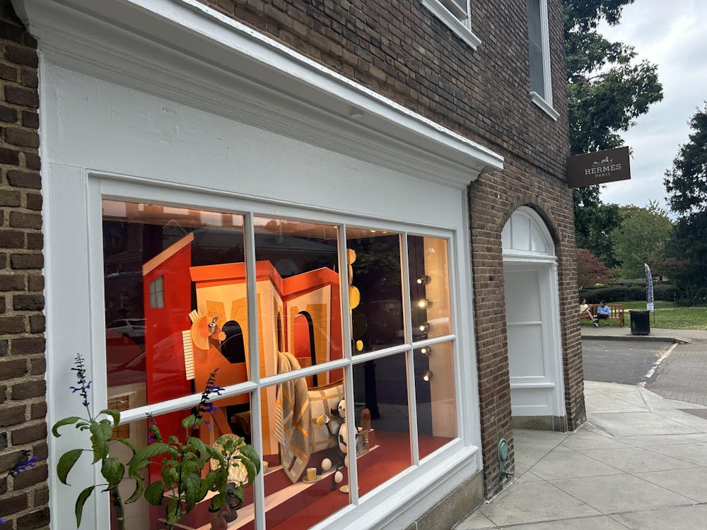 Front entrance and display case of the Hermès store.