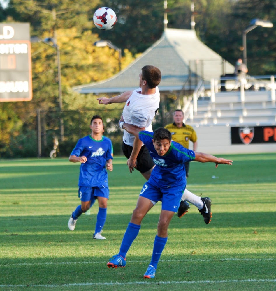 20130929_MSOCCER_MaryHui_0051