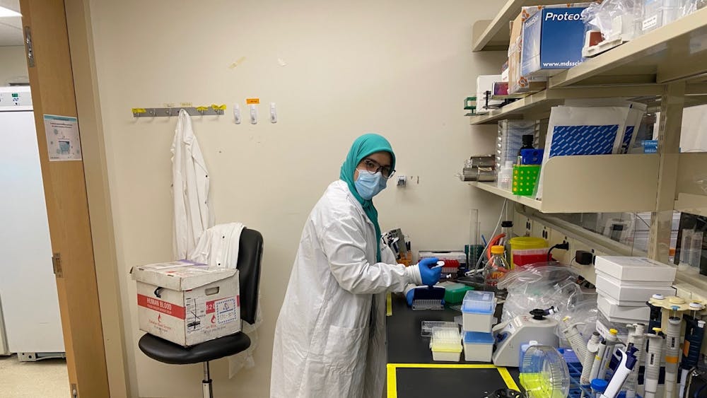Mahya Fazel ’25 working as a student research assistant in the Gingras Laboratory at Mount Sinai Hospital.
Courtesy of Mahya Faisel ’25