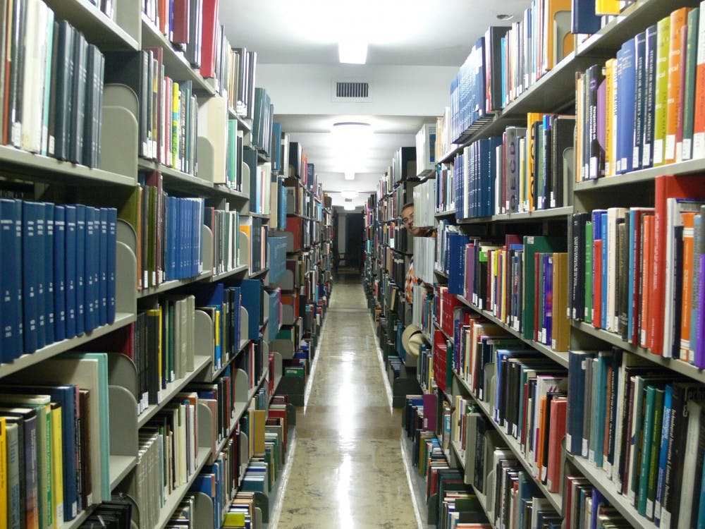 Firestone_Library_Princeton_shelves.jpg