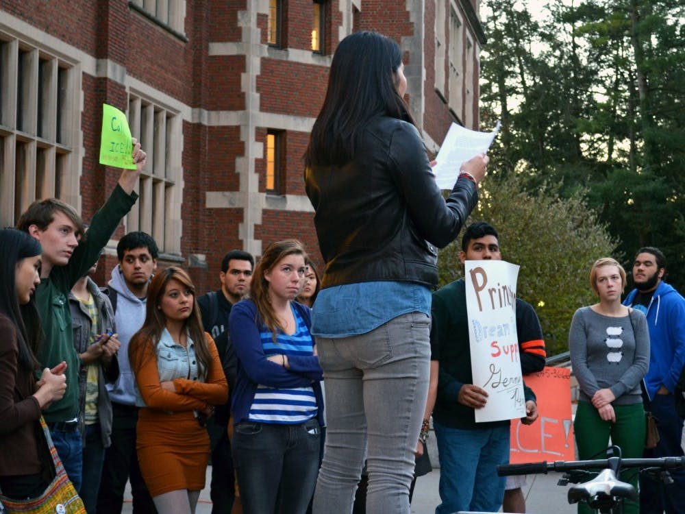 20131118_GermanPerezDreamTeamRallly_MonicaChon