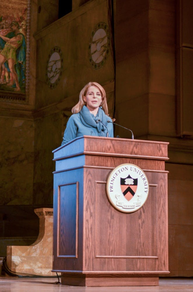 Noor_LuLu_SeniorStaff_WEB