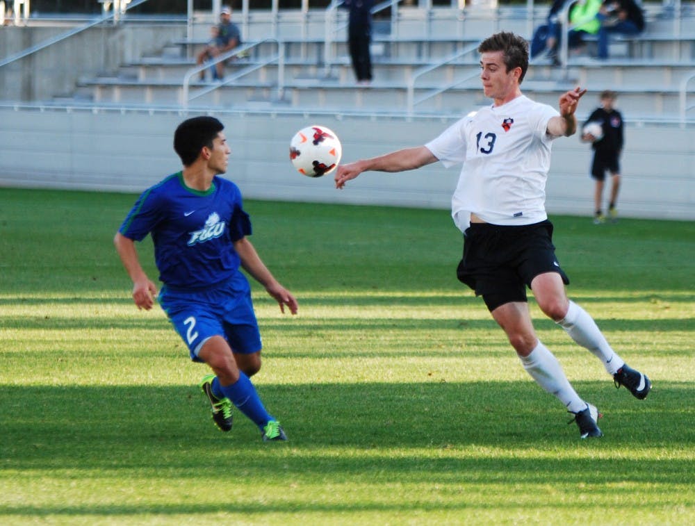 20130929_MSOCCER_MaryHui_0041