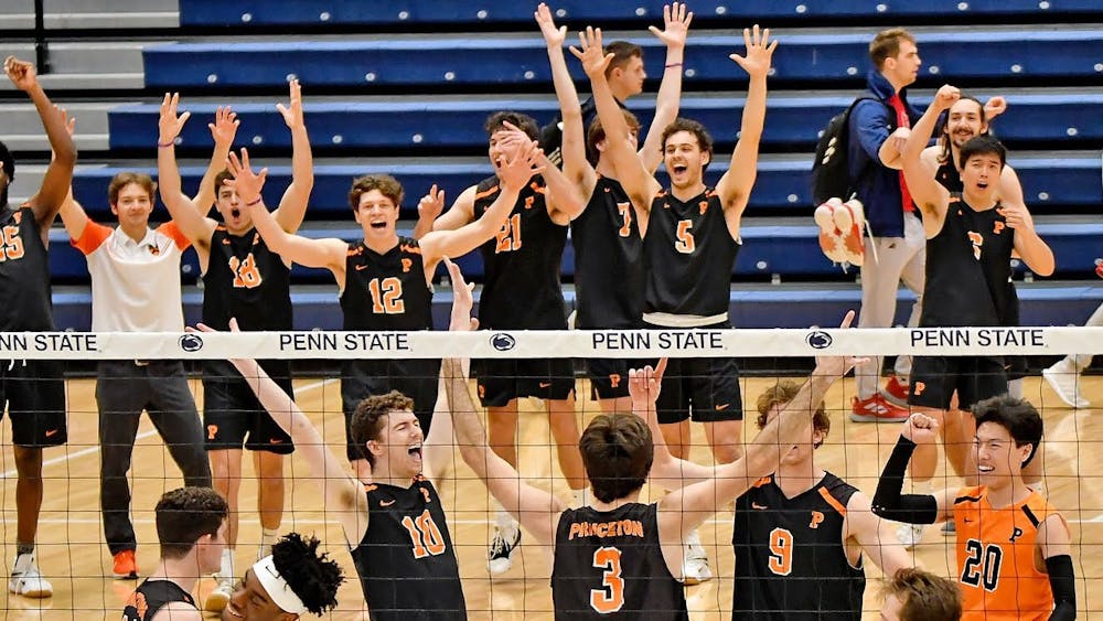 <h5>Men’s volleyball celebrates their victory against Penn State.&nbsp;</h5>
<h6><a href="https://twitter.com/PrincetonVolley/status/1517485776677789699/photo/1" target="_self">@PrincetonVolley/Twitter.</a></h6>