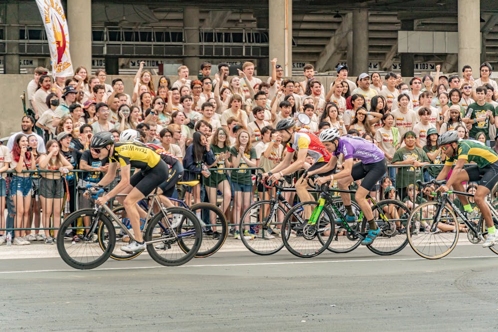 beer-bike-race-3-brandon-chen-col