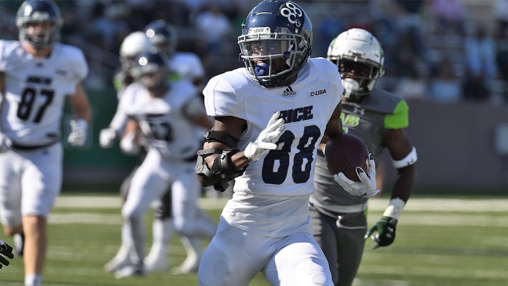 Football upsets defending CUSA champs in hectic finish - The Rice Thresher