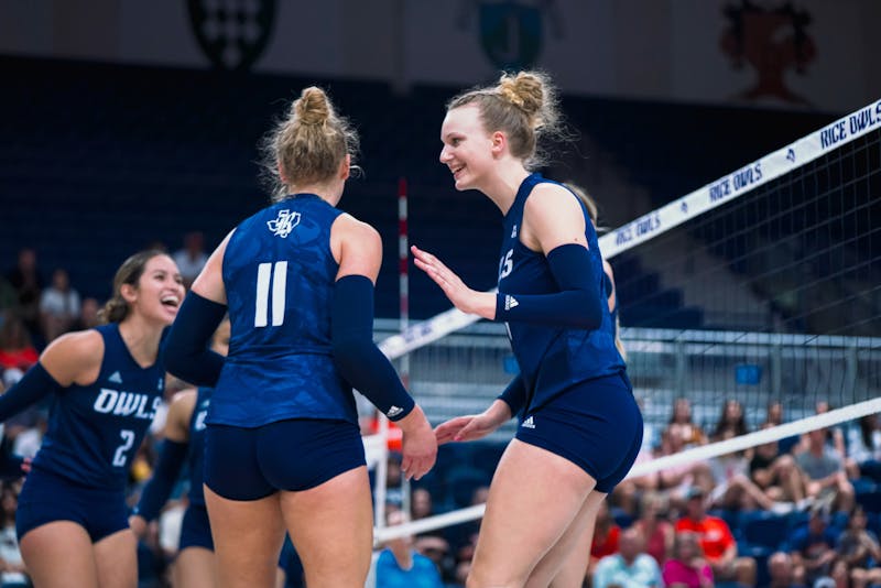 Volleyball continues to truck through the AAC - The Rice Thresher