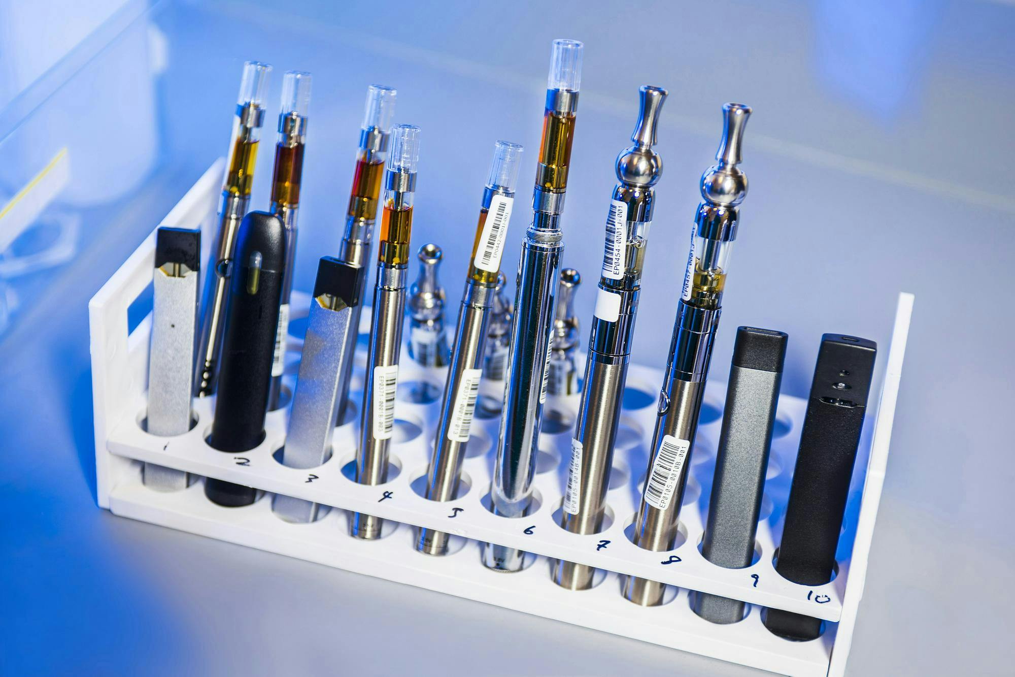 e cigarette expert witness U. study finds vaping overtakes cigarette use as largest nicotine threat  for children