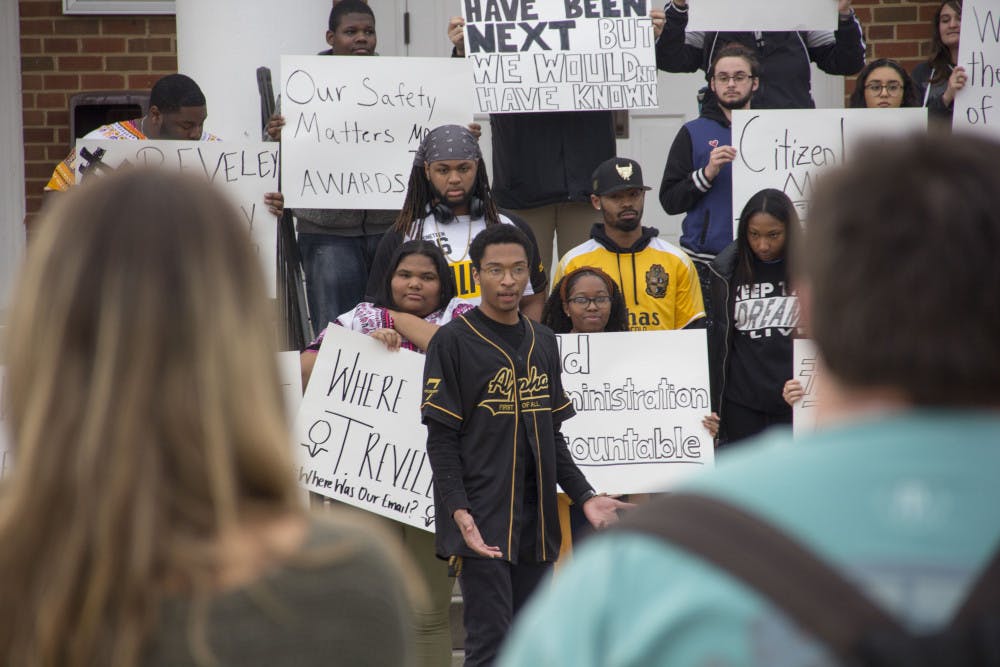 0142c62de302f5a11cc302056eb947be