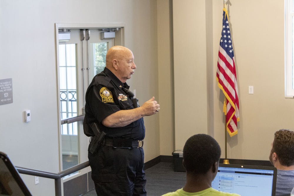 536705aa21ec3b22e1b75405adbd6790