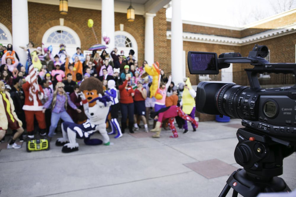 fbb5995c649843d2a9aa331852074d6b