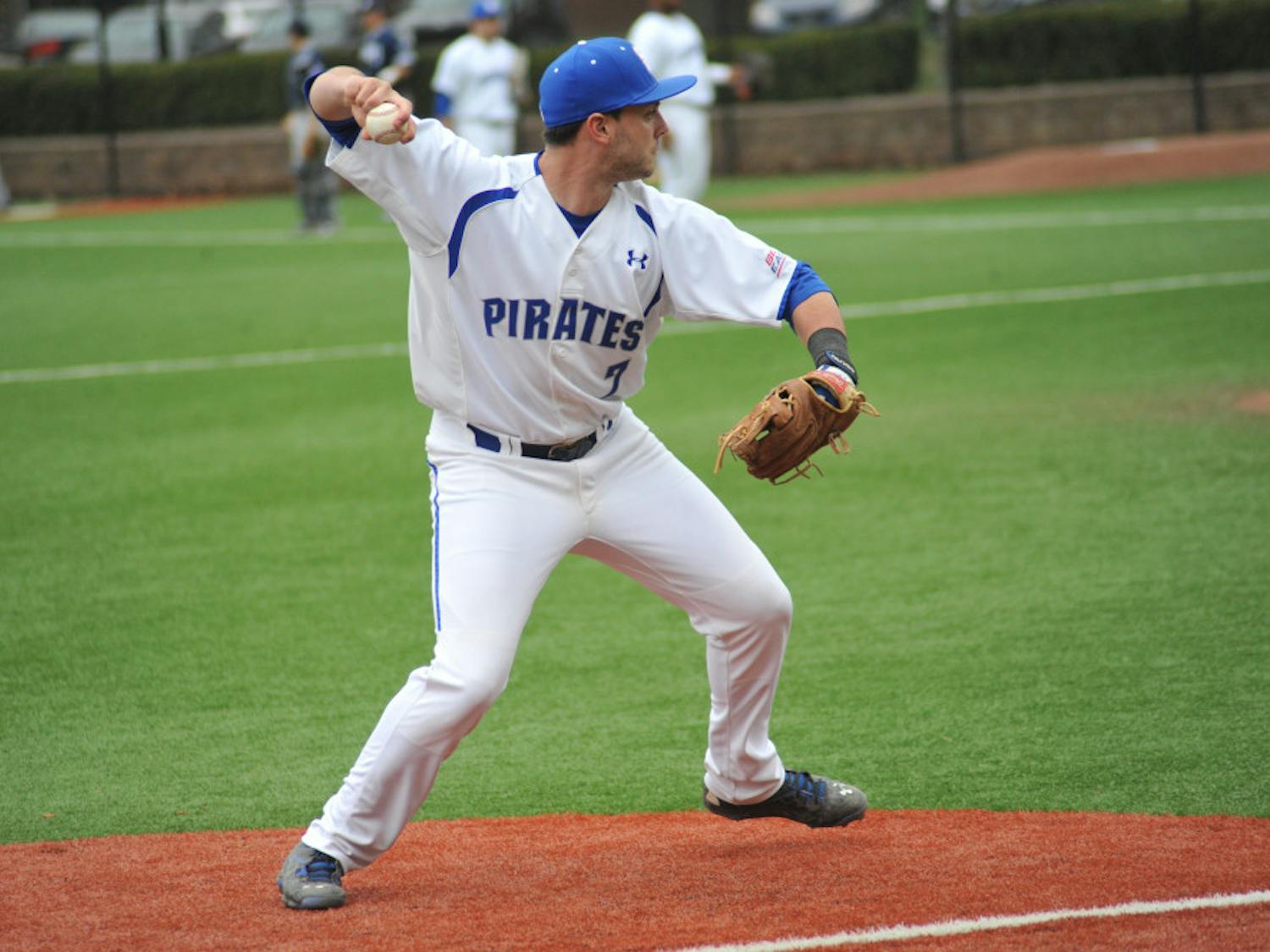 SHU-BASEBALL-SOFTBALL-4-14-15-020