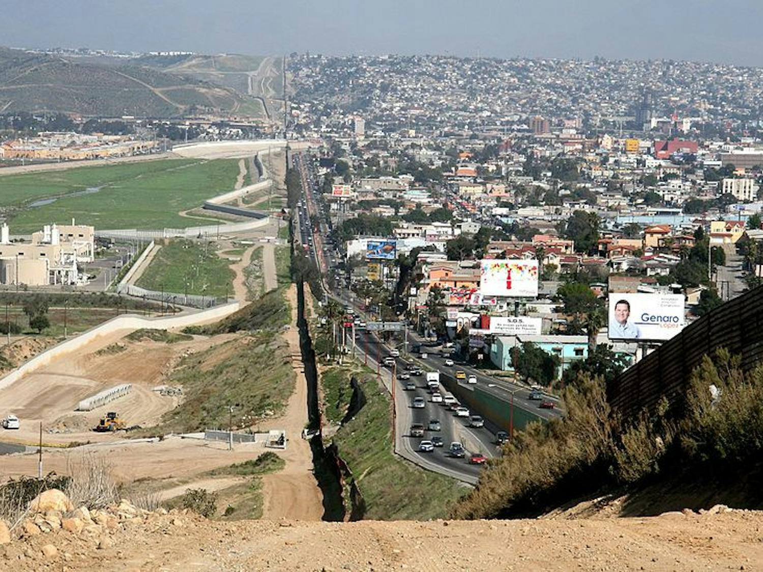 Border_USA_Mexico-Via-Wikimedia