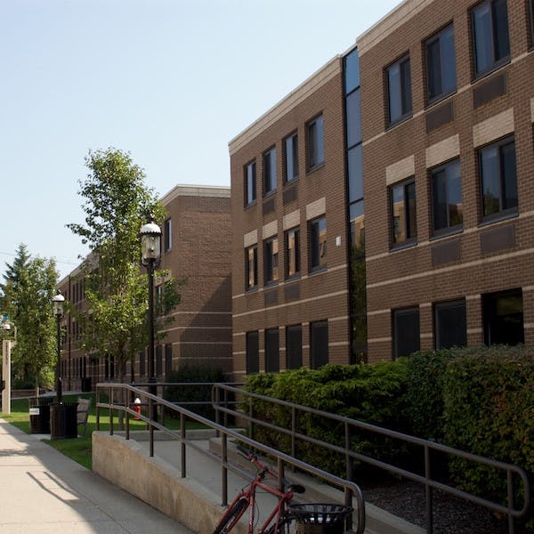 Serra-and-Neuman-Photo-vie-Flickr_Seton-Hall-University