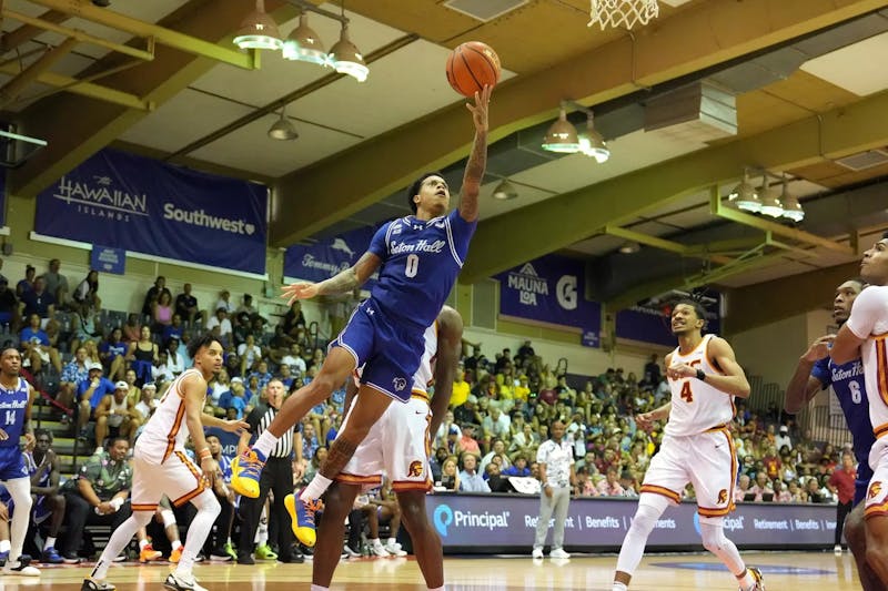 Lack of free throws, offensive rebounds leads to men’s basketball’s first season loss