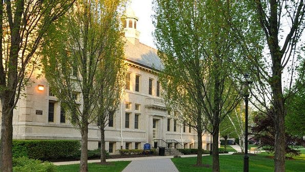 cropped-bayleyhallx940