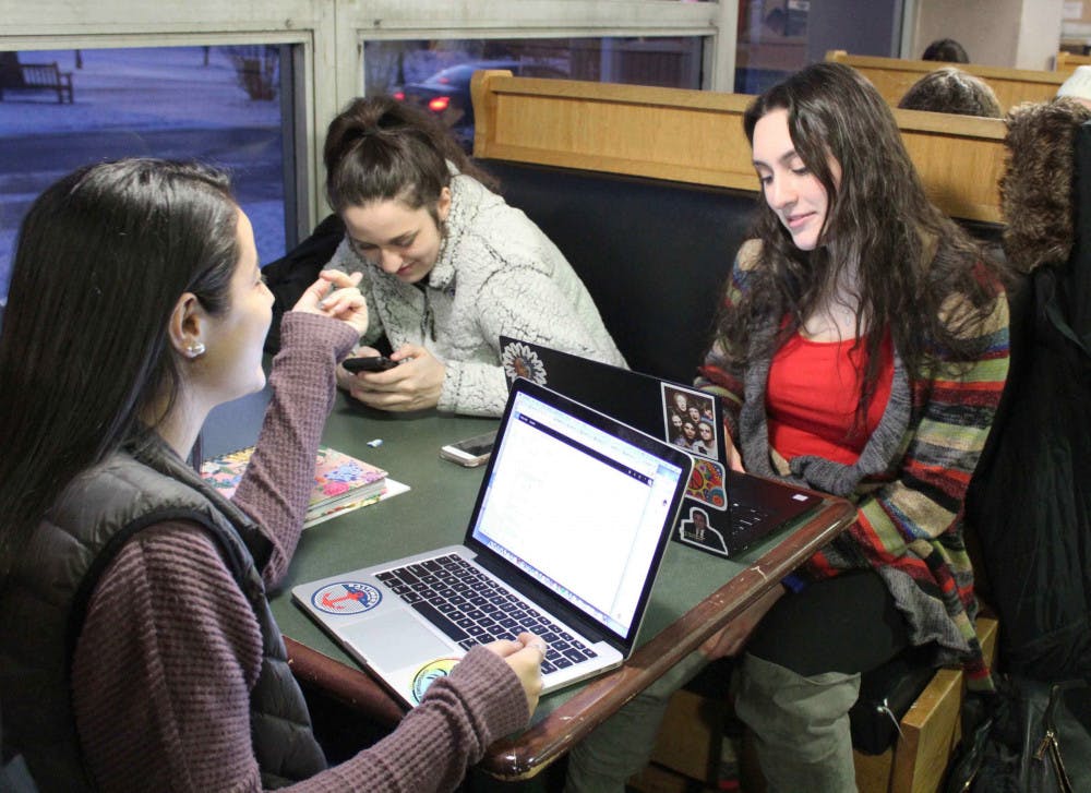 Laptops-Adrian-Chavez-scaled