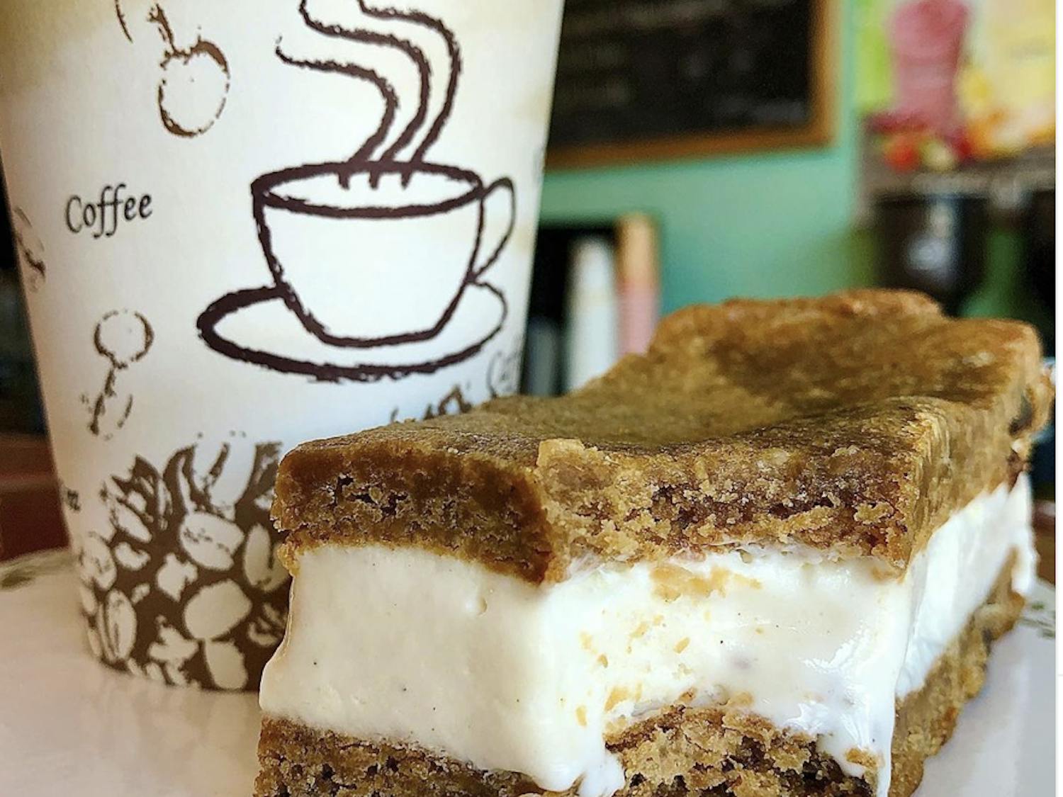 Cait and Ab (Photo via Instagram:@caitandabbysbakery).png