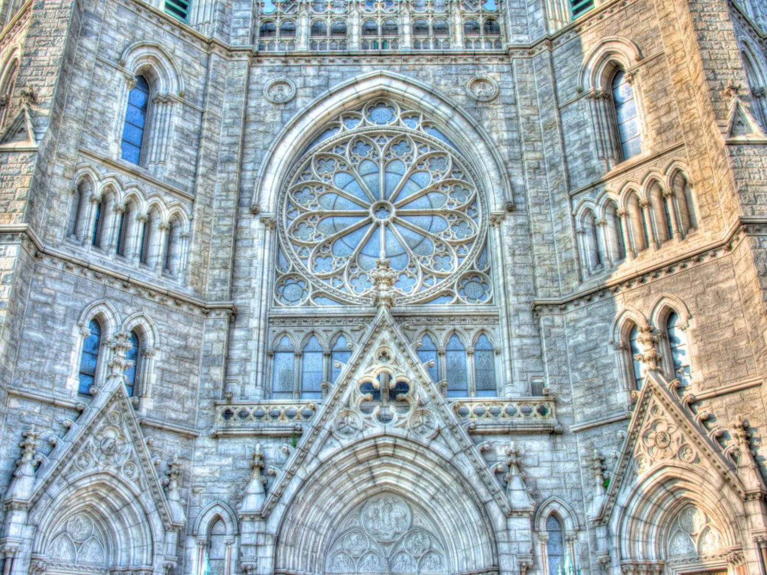Sacred_Heart_Cathedral_Newark-Wikimedia