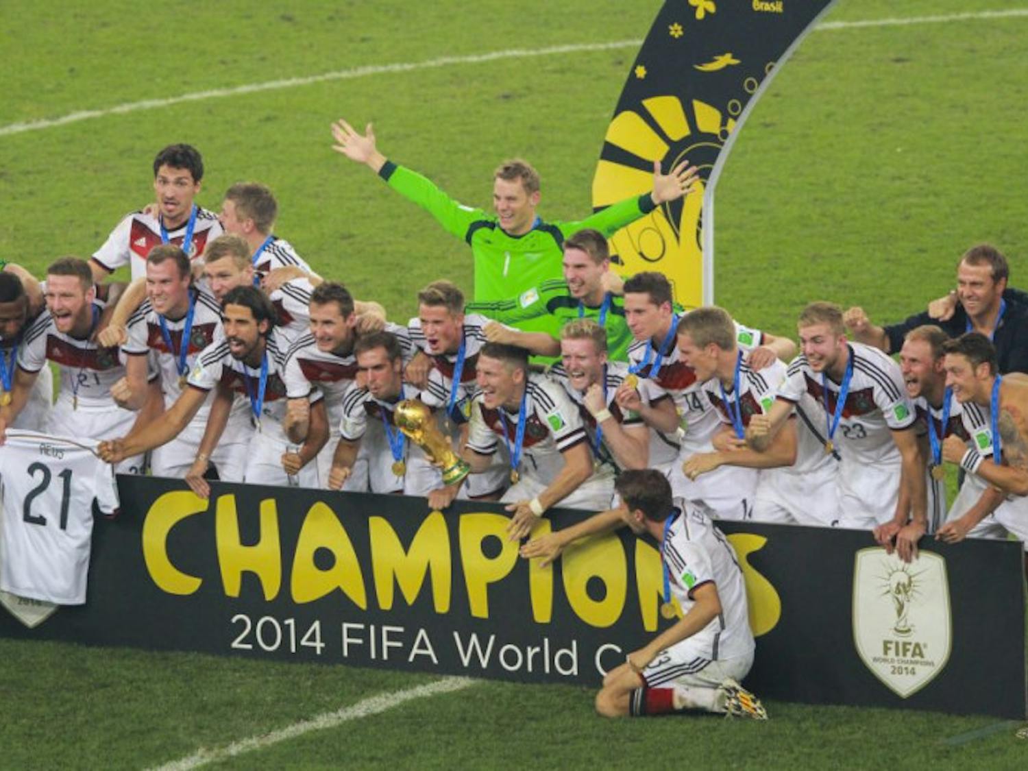 Germany_champions_2014_FIFA_World_Cup-e1479349292832