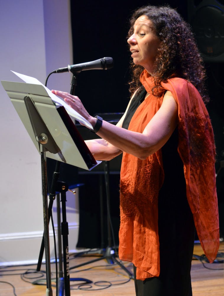 Poetry-in-the-Round-Courtesy-of-Angela-ODonnell-