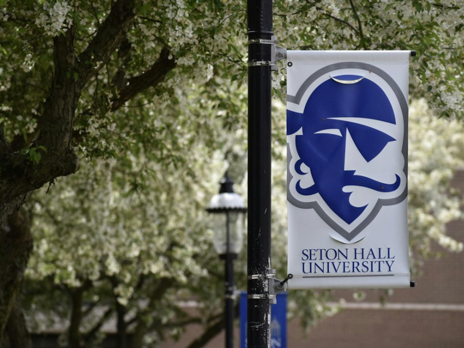 59A53047-52F1-48A5-9097-D22A6B6BEEBB_1_105_c