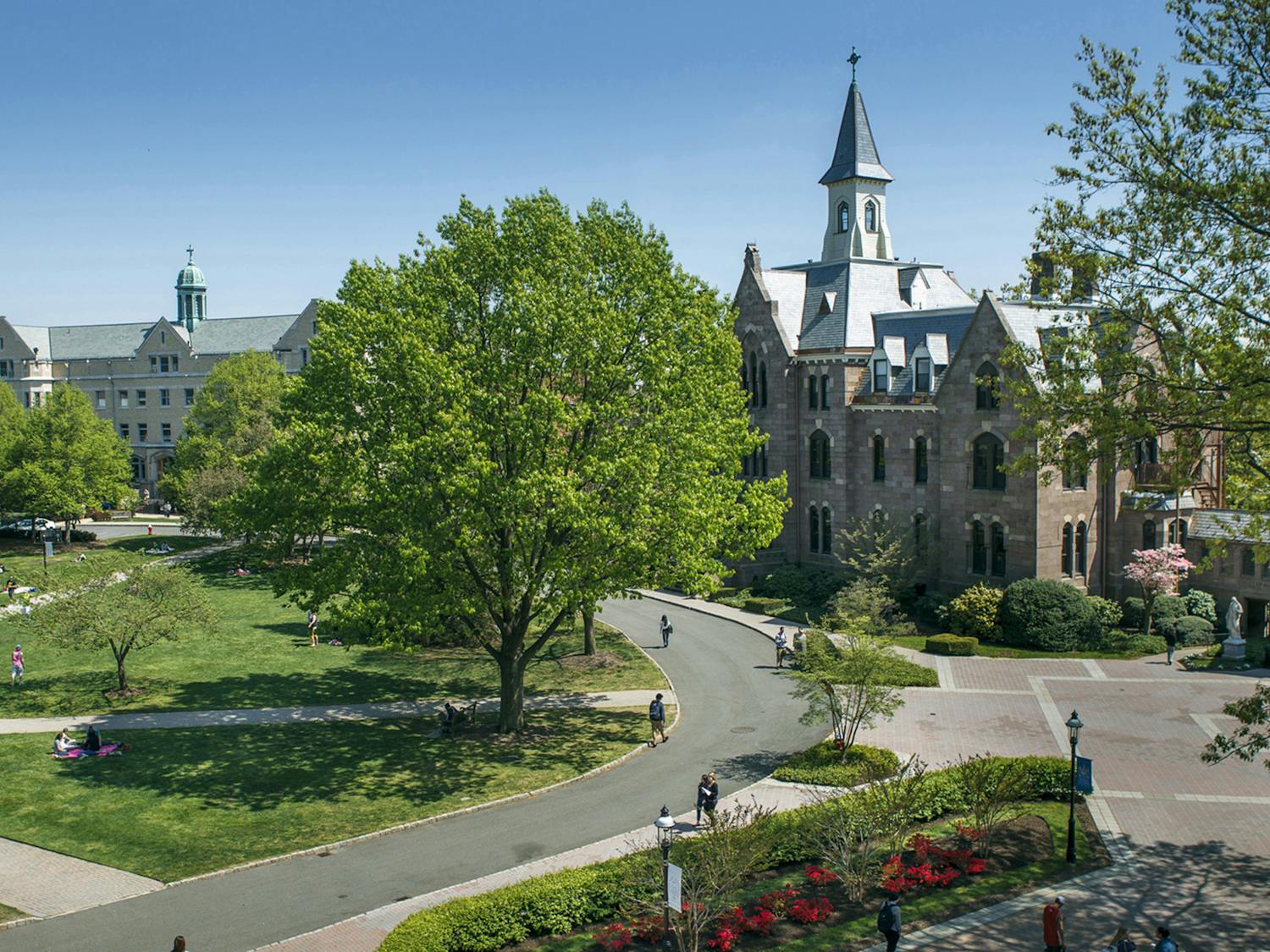 Seton Hall - Presidents Hall and Green.jpg