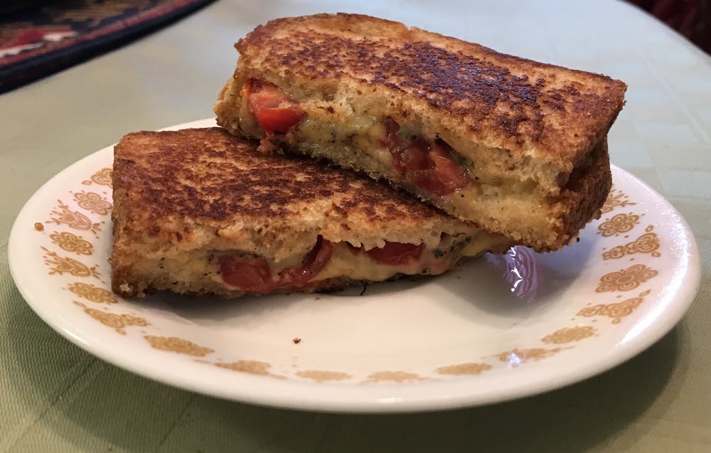 Recipe of the week: Grilled Cheese with Tomato and Basil 