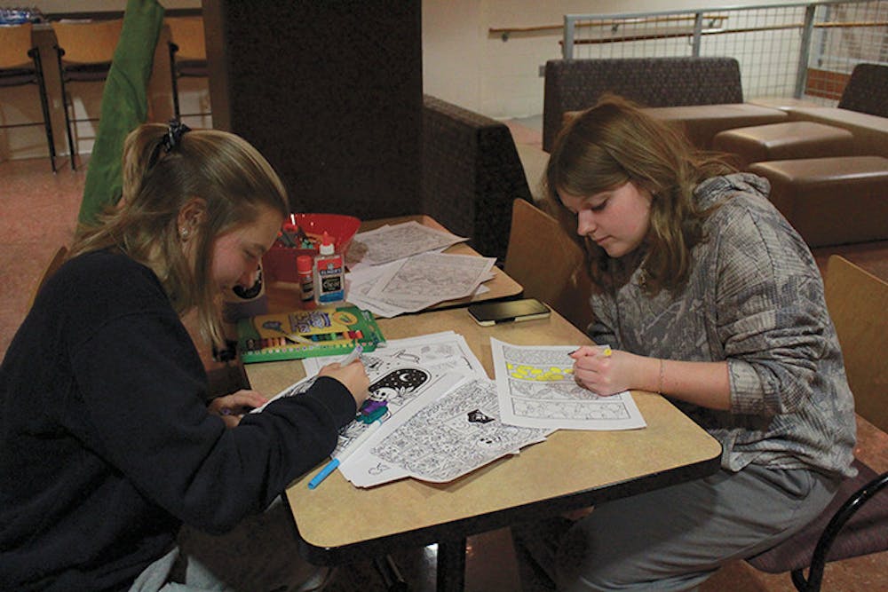 The Reflector wraps up the semester with a karaoke and craft night