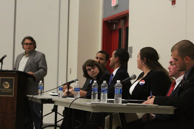 SU’s college Democrats and Republicans debate issues such as gun control, immigration and the national minimum wage. The debate was moderated by political science professor Steven Lichtman and was attended by more than 80 SU students.