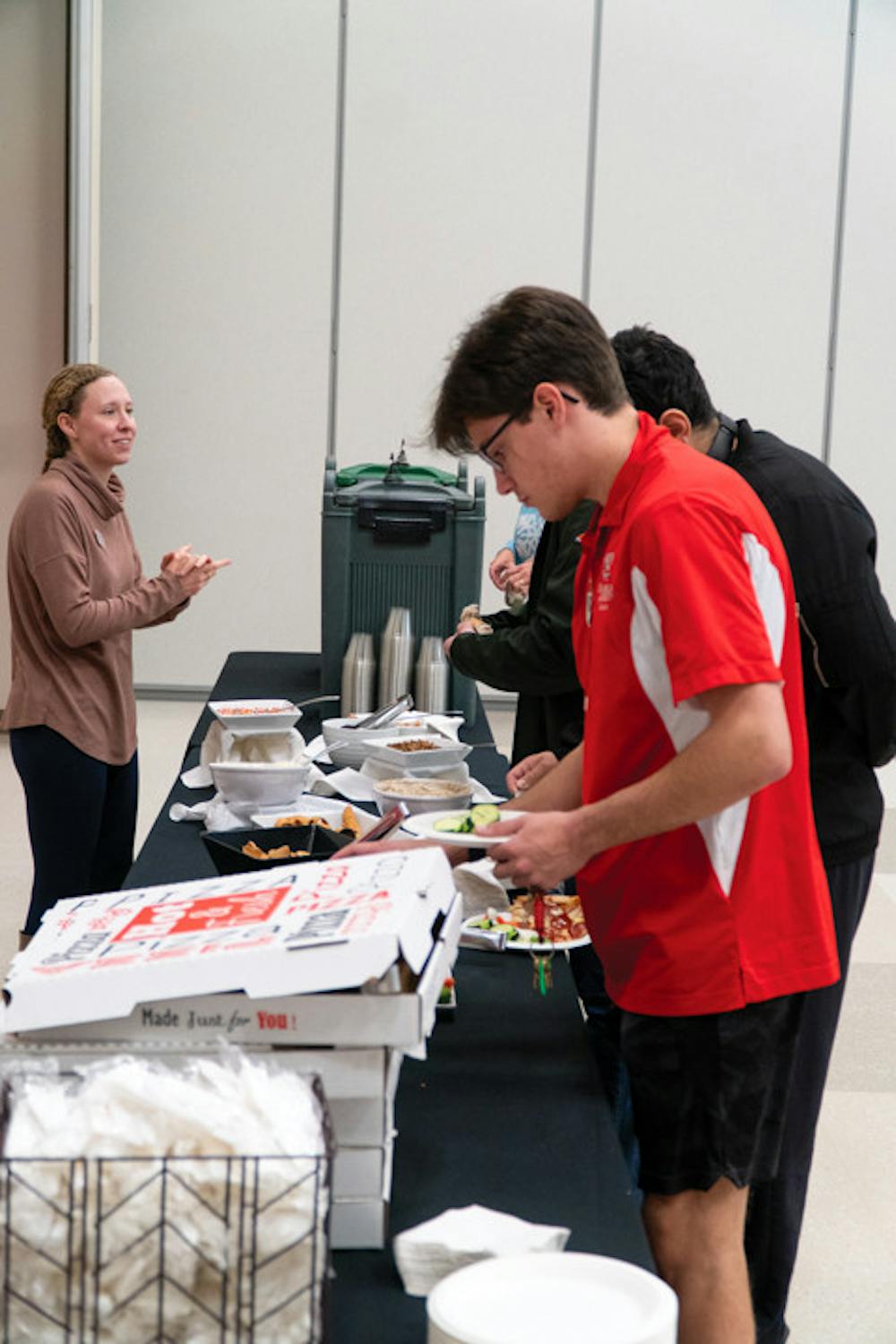 First Year Experience reunites University 101 students with a Welcome Back Pizza Party